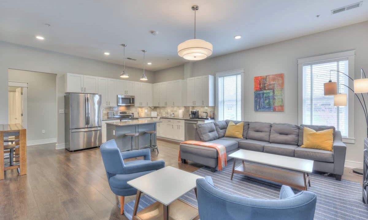 Photo of Livingroom in 12 South
