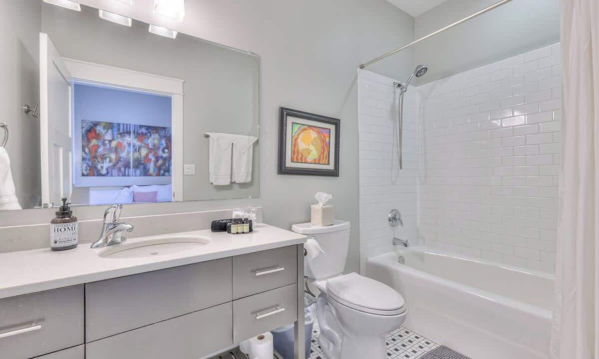 Photo of Bathroom in 12 South