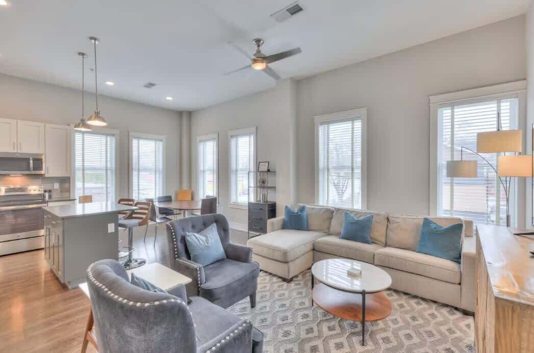 Photo of Livingroom in 12 South