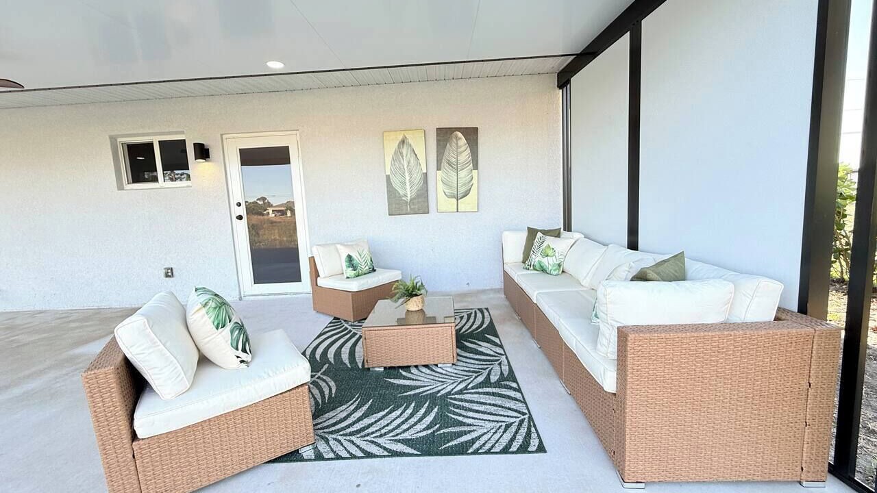 Photo of Patio Balcony in Jacarandas