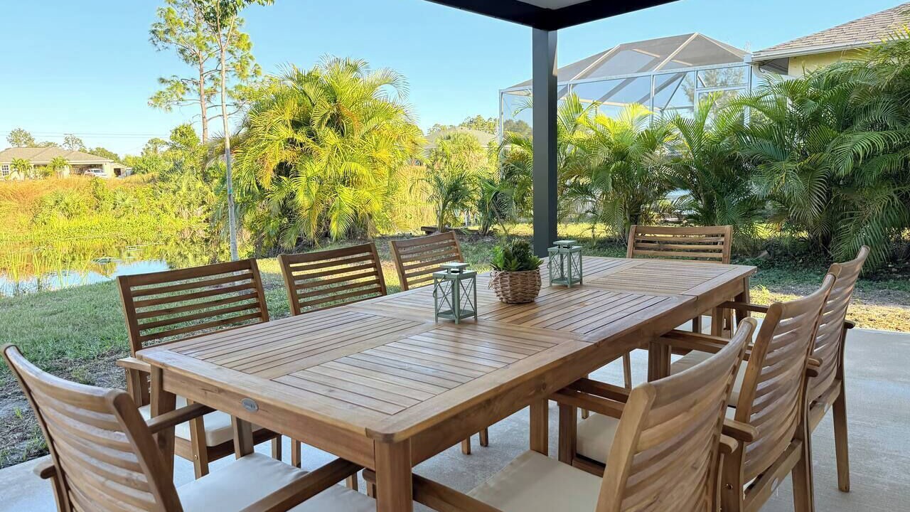 Photo of Outdoor in Jacarandas