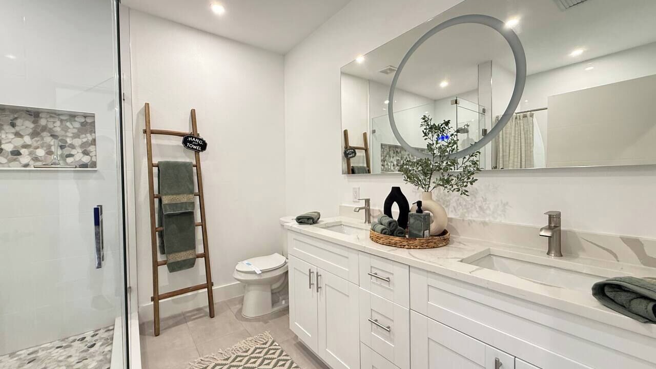 Photo of Bathroom in Jacarandas