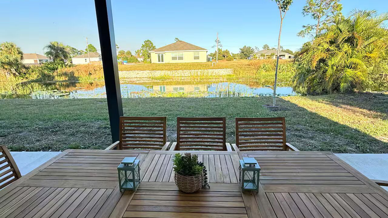 Photo of Outdoor in Jacarandas