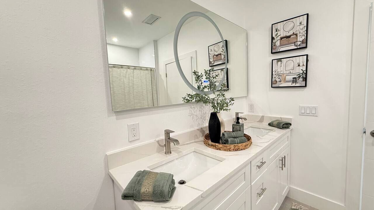Photo of Bathroom in Jacarandas