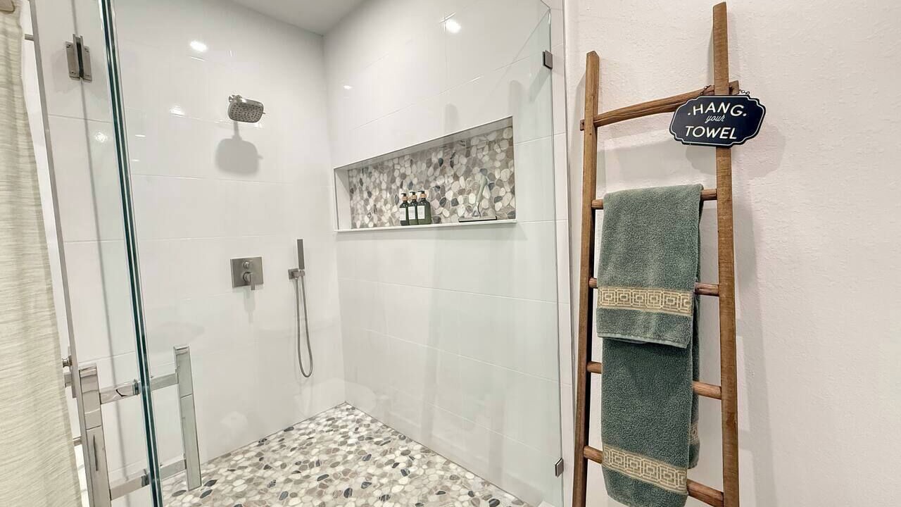 Photo of Bathroom in Jacarandas