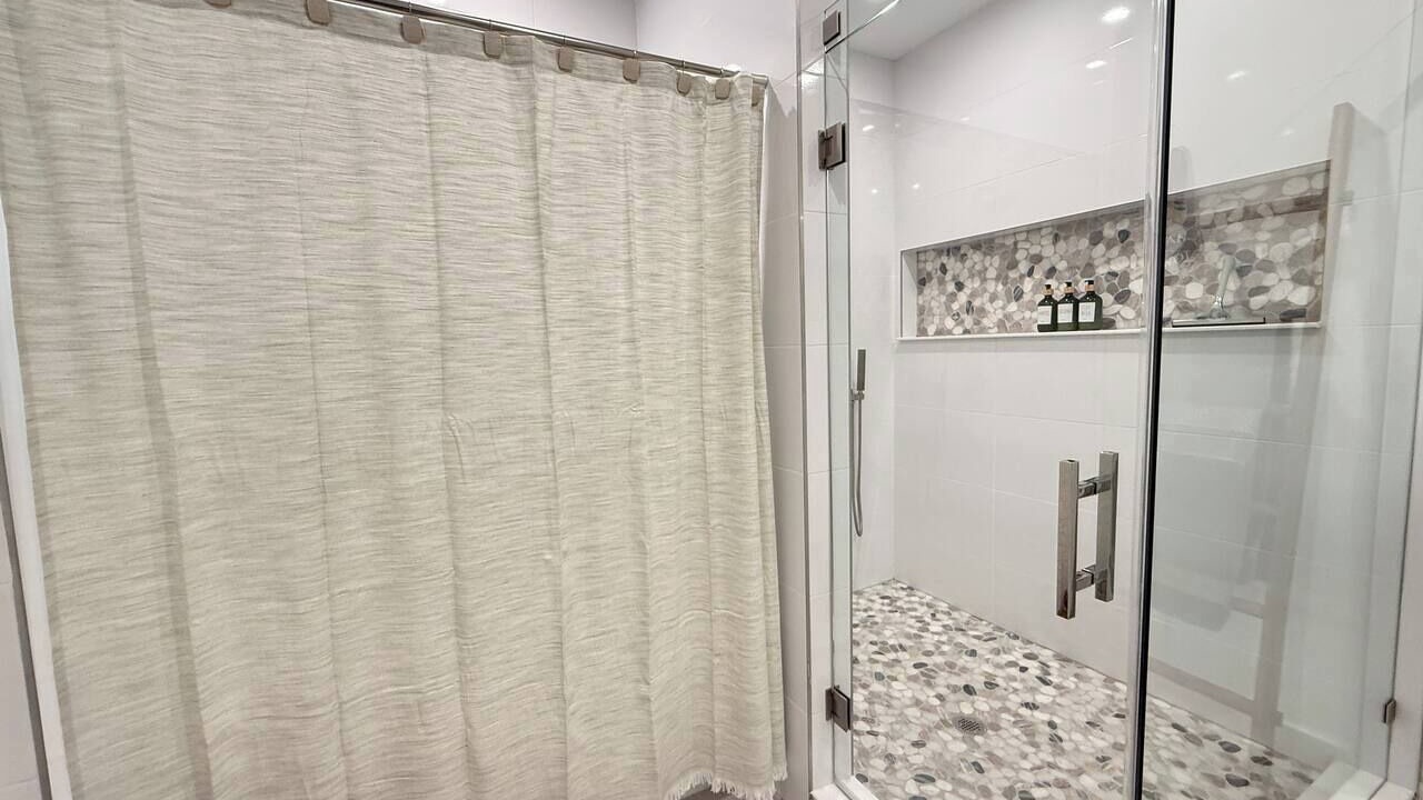 Photo of Bathroom in Jacarandas