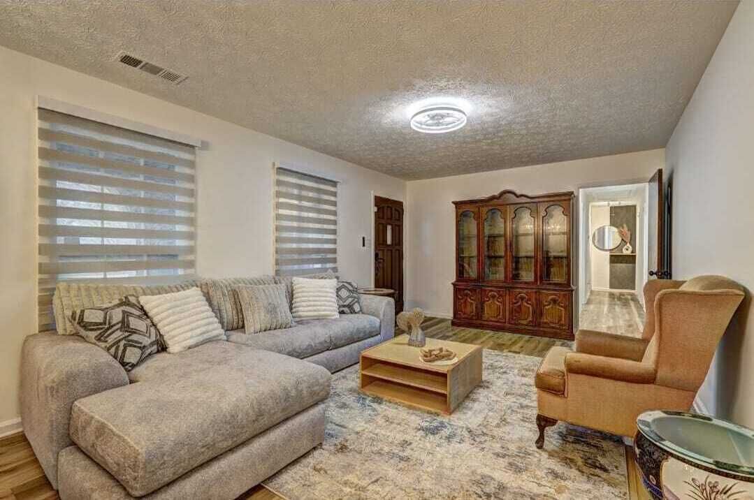 Photo of Livingroom in Stone Mountain