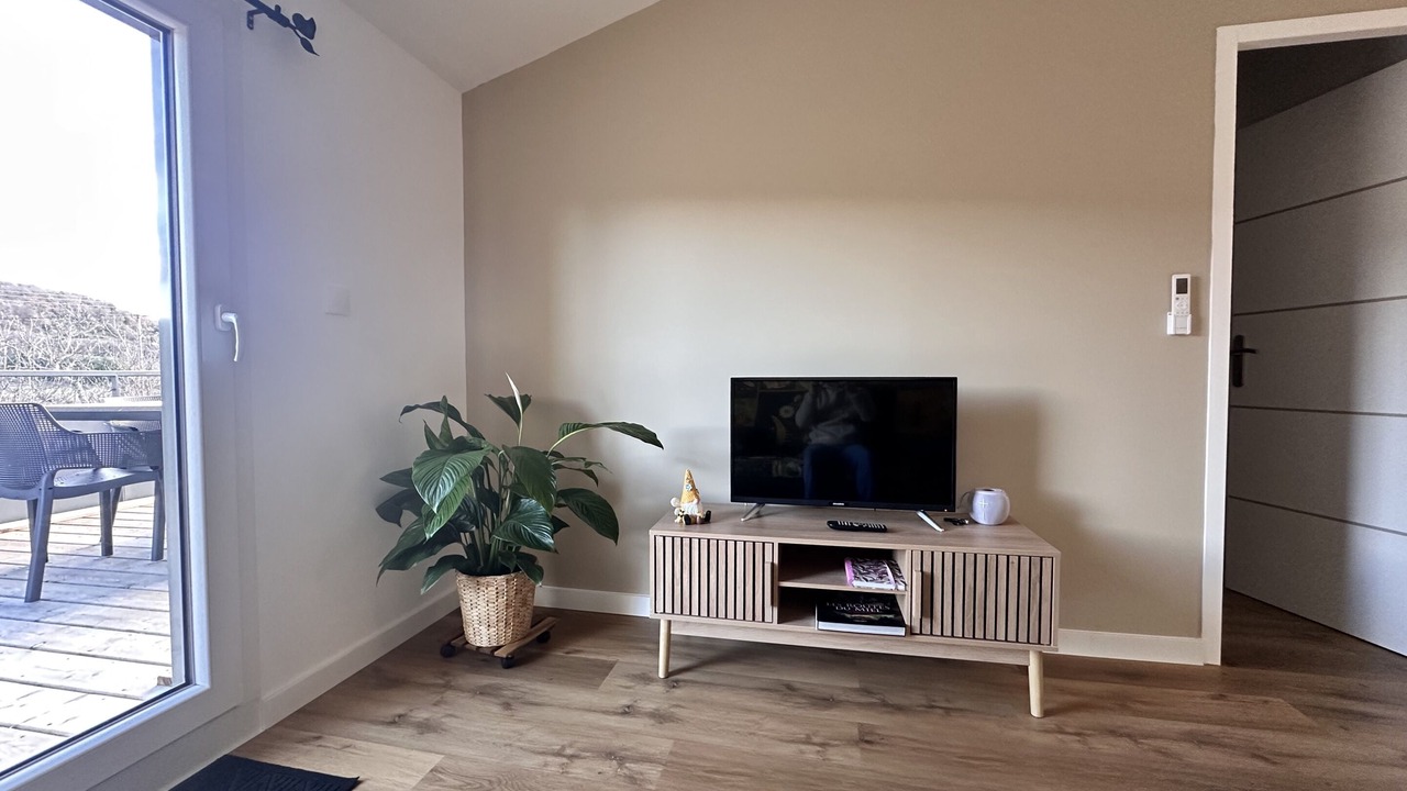 Photo of Livingroom in Saint-Michel-l'Observatoire
