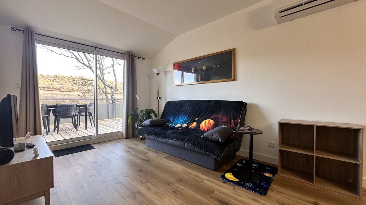 Photo of Livingroom in Saint-Michel-l'Observatoire