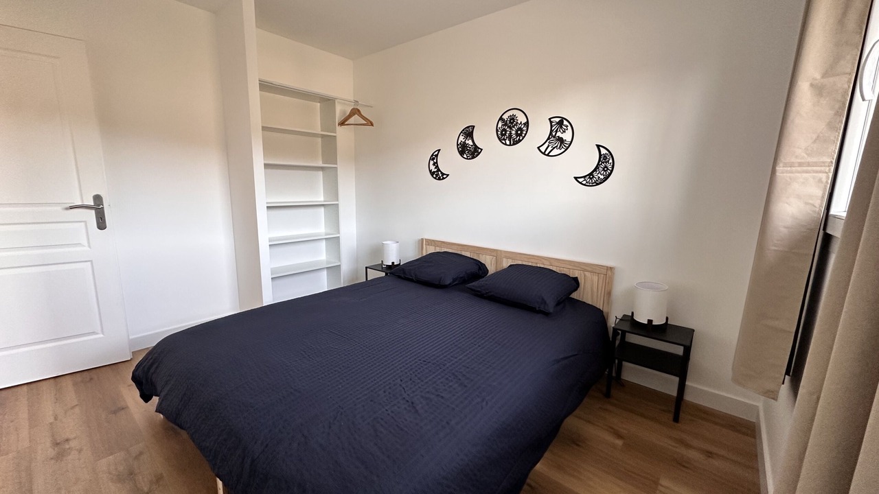 Photo of Bedroom in Saint-Michel-l'Observatoire
