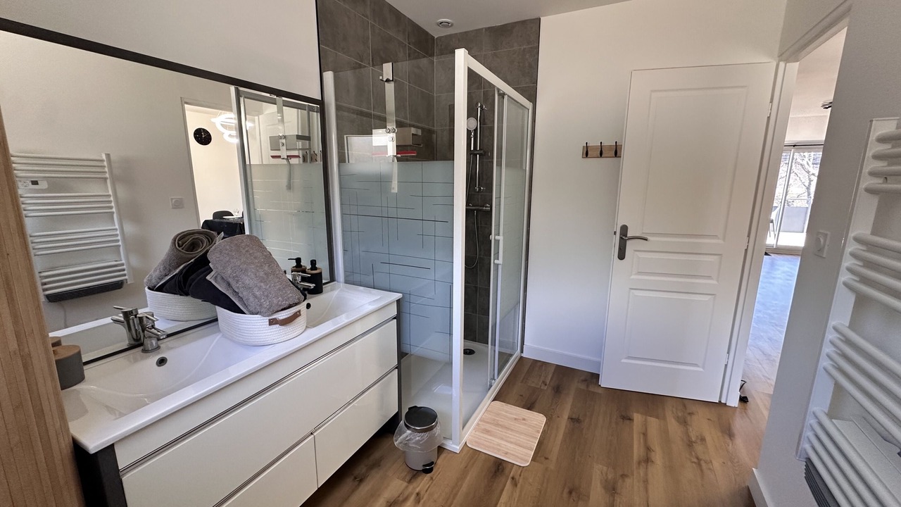 Photo of Bathroom in Saint-Michel-l'Observatoire