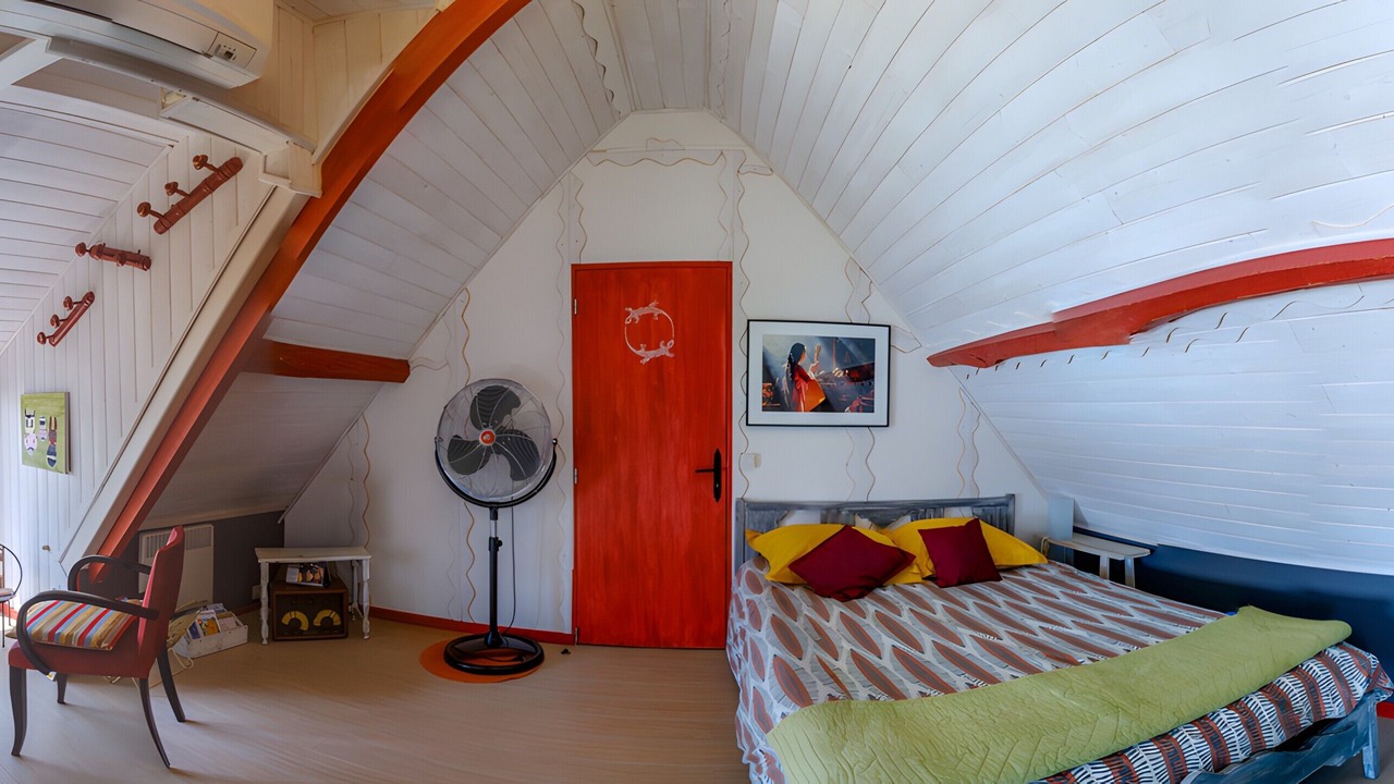 Photo of Bedroom in La Chapelle-sur-Loire