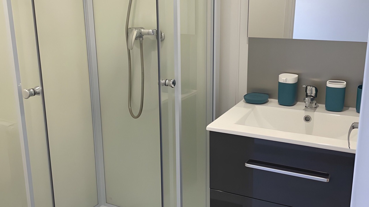 Photo of Bathroom in Fabrezan
