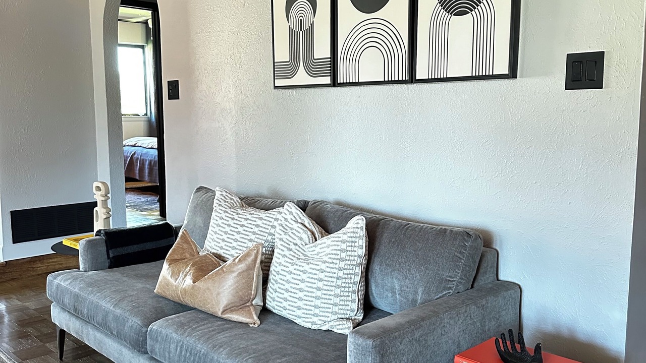 Photo of Livingroom in Far North Dallas