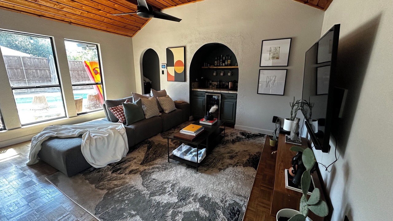 Photo of Livingroom in Far North Dallas