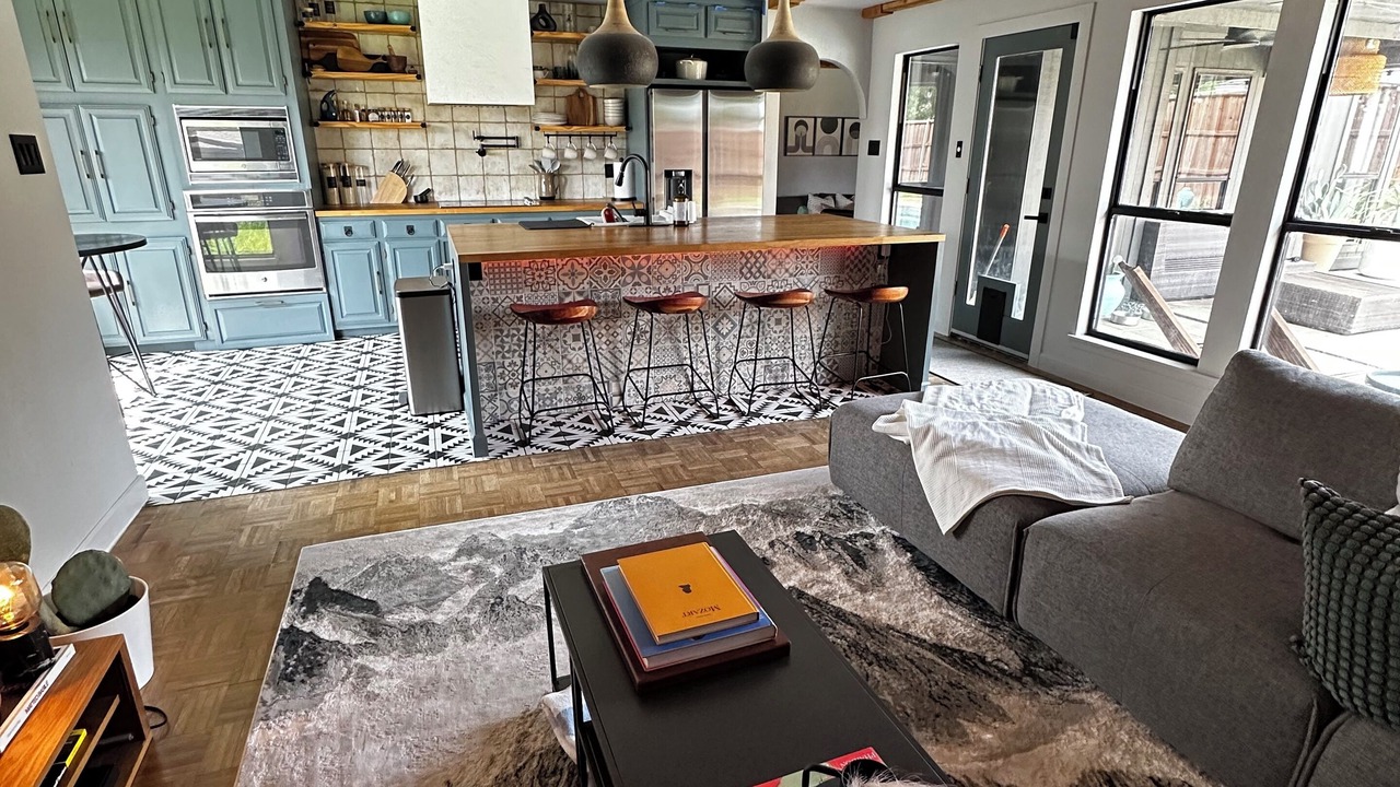 Photo of Livingroom in Far North Dallas