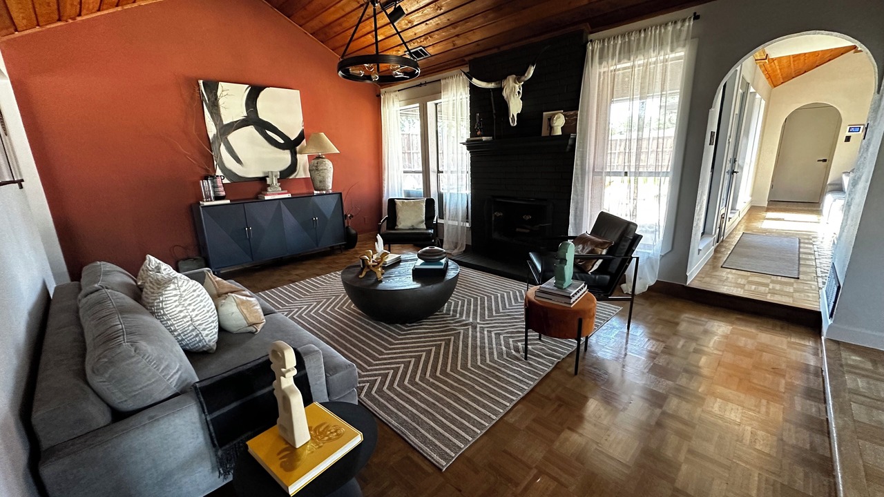 Photo of Livingroom in Far North Dallas