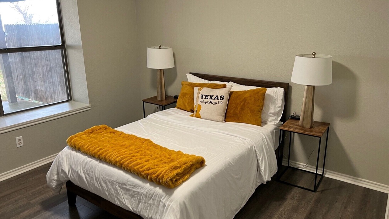 Photo of Bedroom in Lakeside