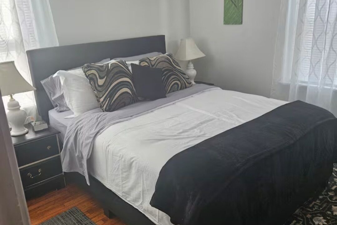 Photo of Bedroom in Des Plaines
