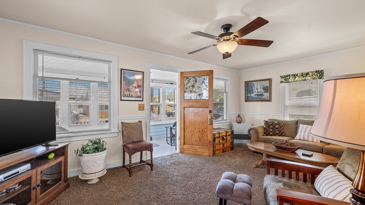 Photo of Livingroom in John Day