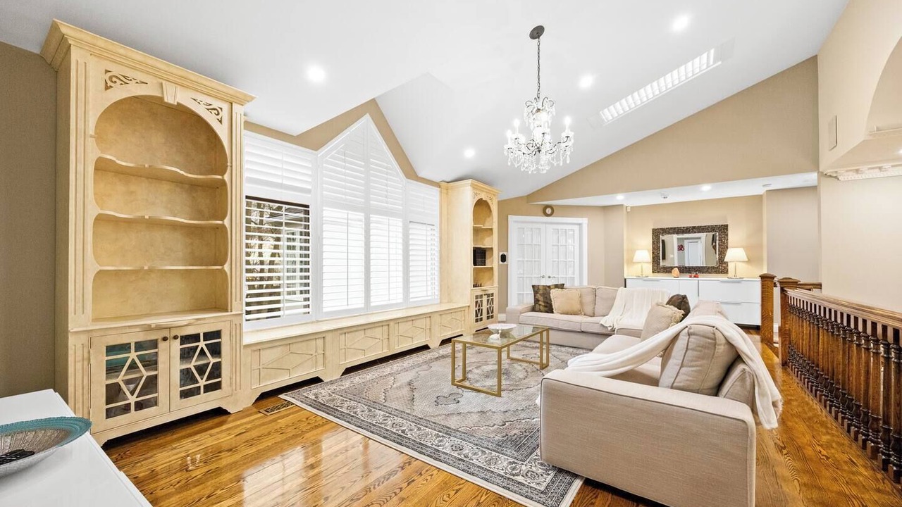 Photo of Livingroom in Burlington