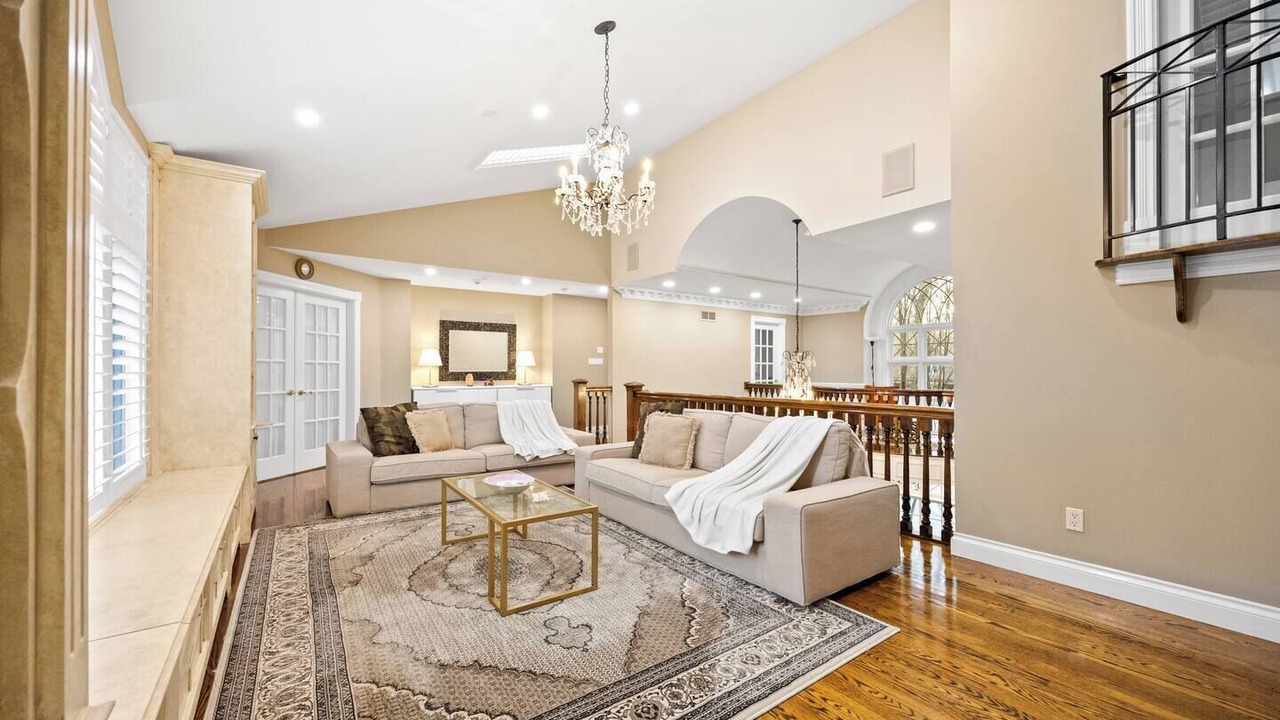 Photo of Livingroom in Burlington