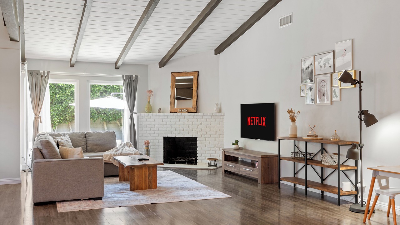 Photo of Livingroom in Van Nuys
