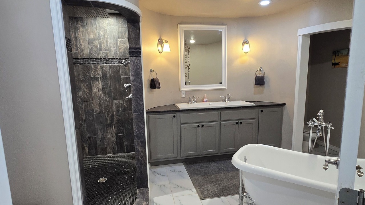 Photo of Bathroom in Eufaula