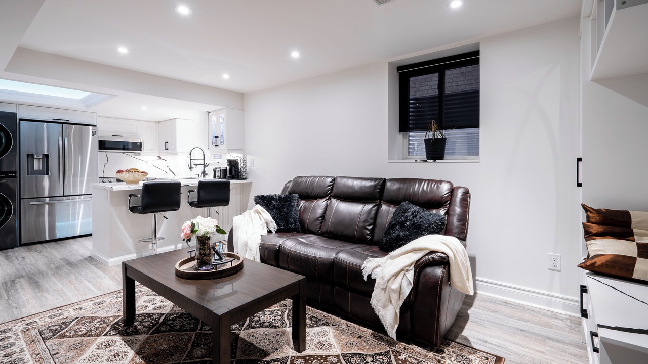 Photo of Livingroom in Ajax