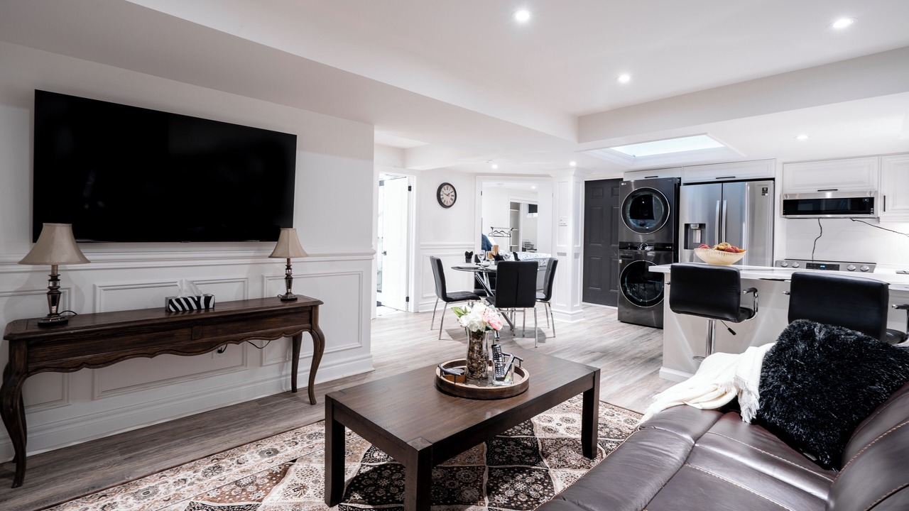 Photo of Livingroom in Ajax