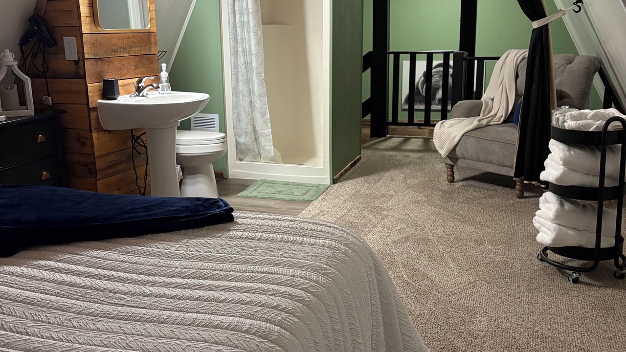 Photo of Bedroom in Perrysville
