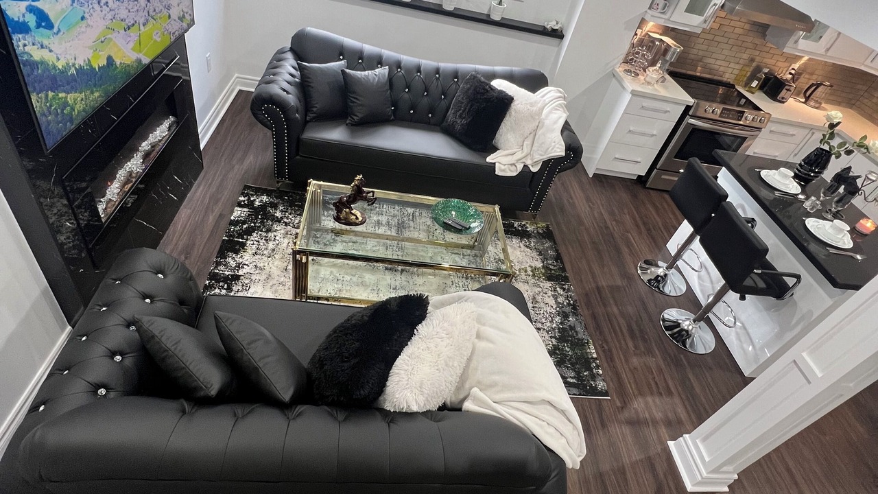Photo of Livingroom in Ajax