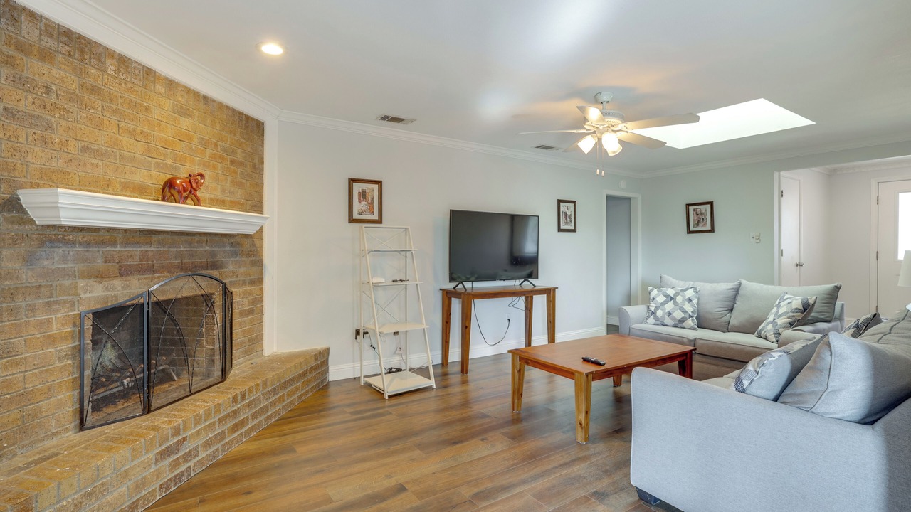 Photo of Livingroom in Irving