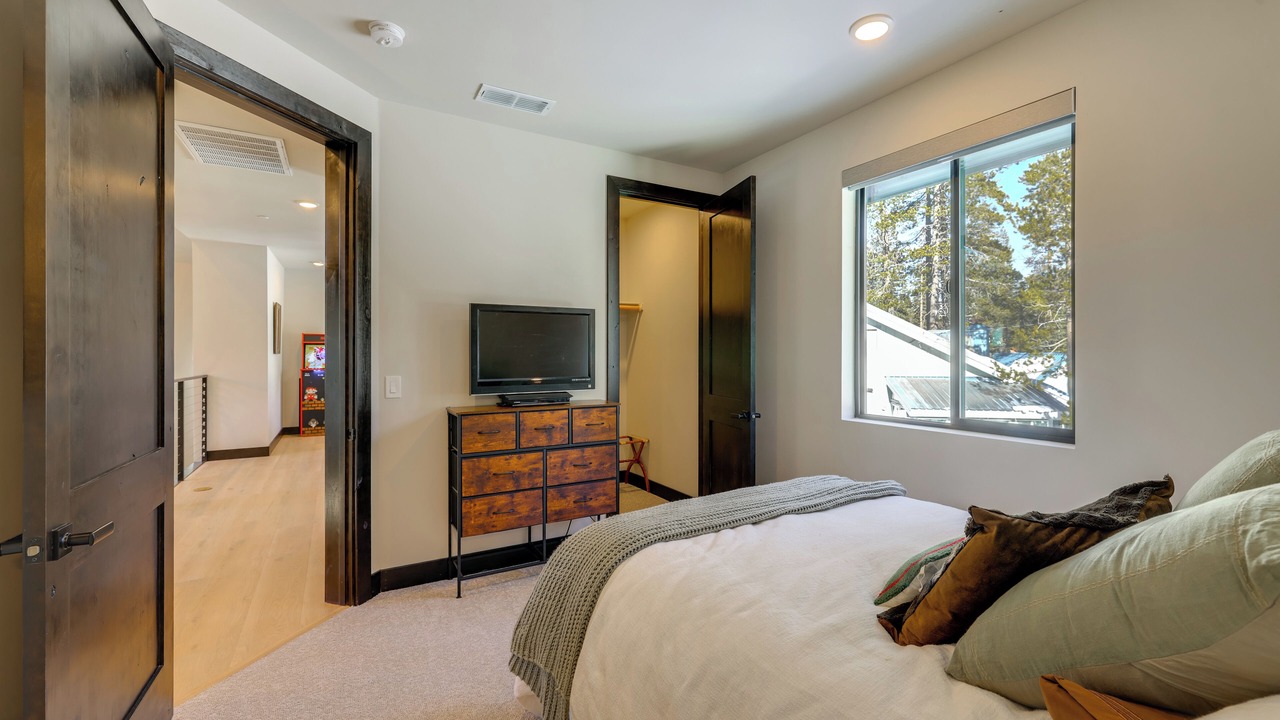 Photo of Bedroom in Kingvale