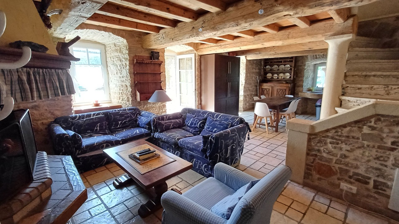 Photo of Livingroom in Hures-la-Parade