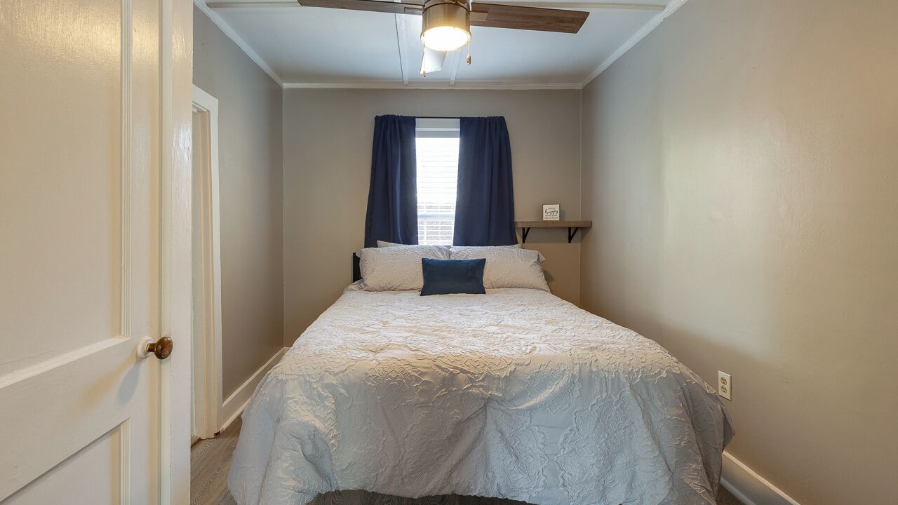 Photo of Bedroom in University District