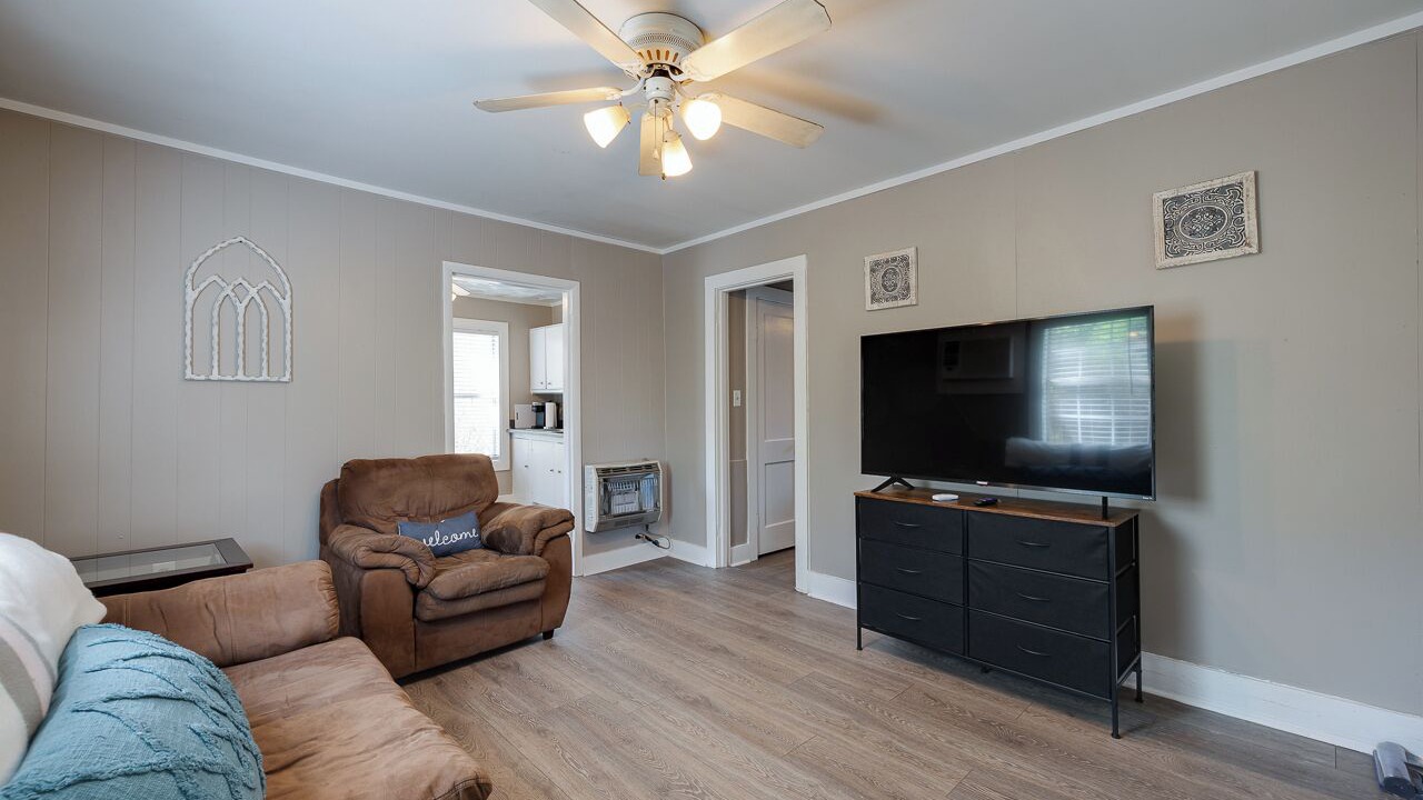 Photo of Livingroom in University District