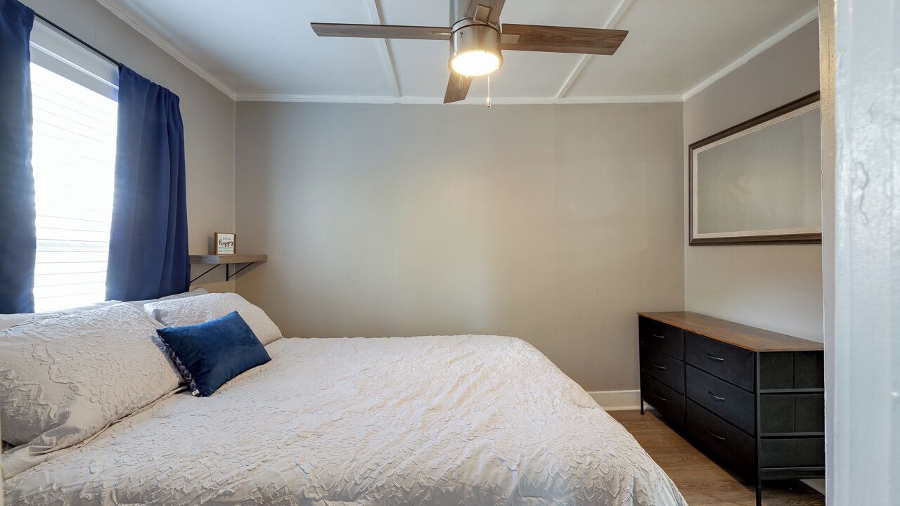 Photo of Bedroom in University District