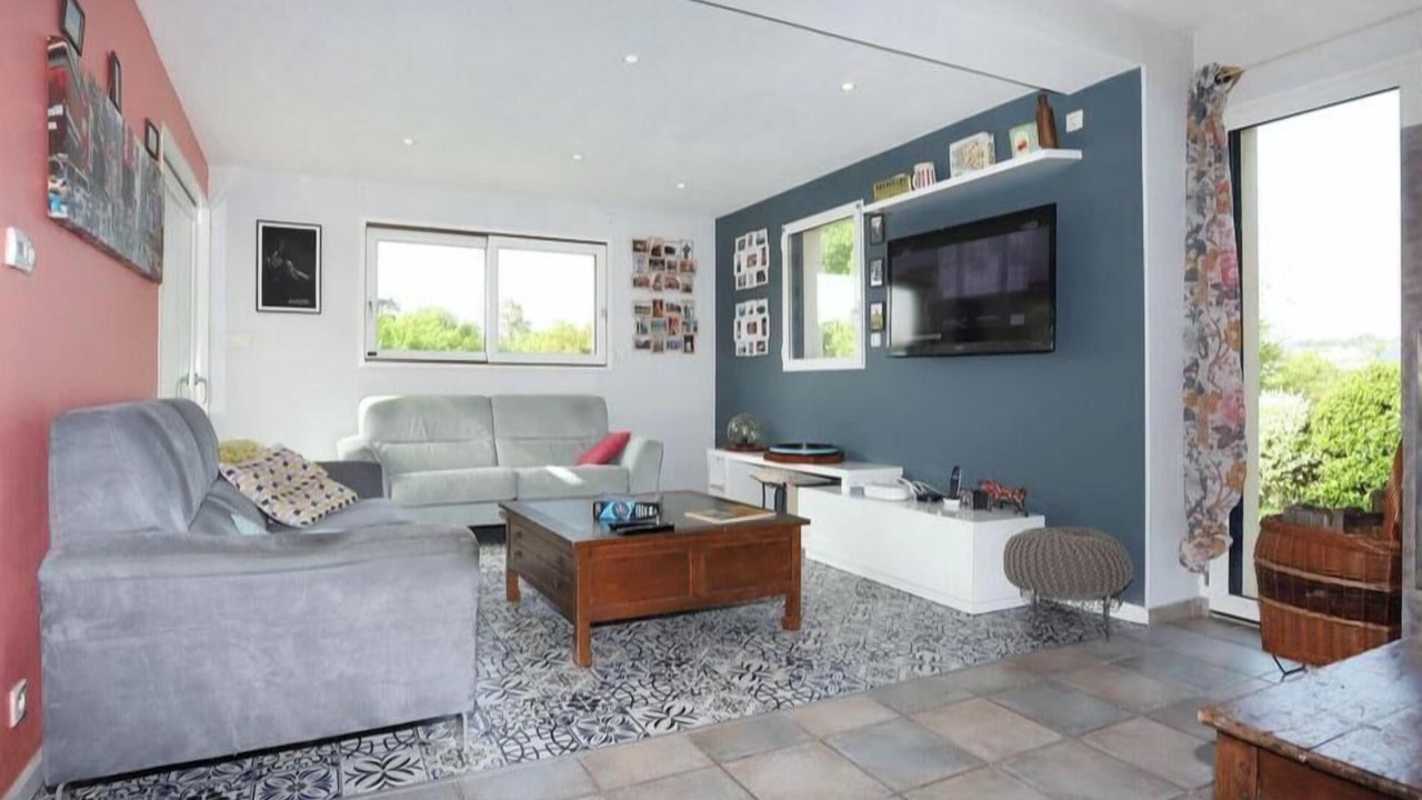 Photo of Livingroom in Montreuil-sous-Perouse