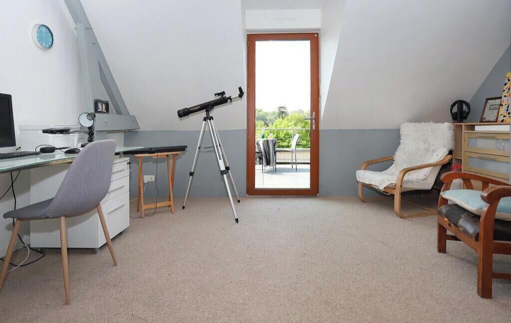 Photo of Others in Montreuil-sous-Perouse