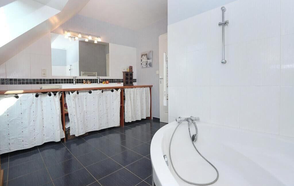 Photo of Bathroom in Montreuil-sous-Perouse