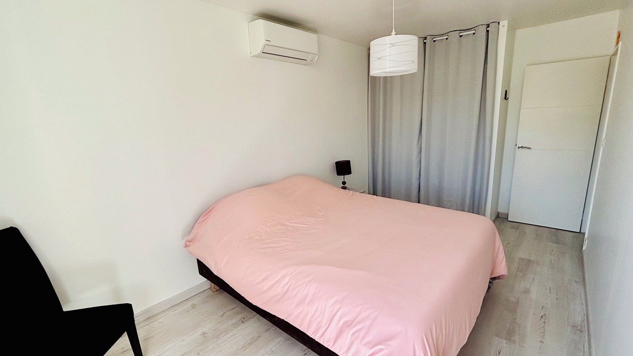 Photo of Bedroom in Sainte-Genevieve-des-Bois