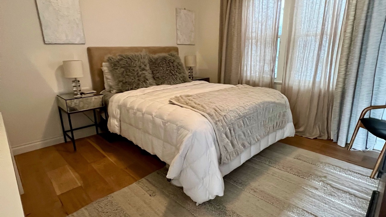Photo of Bedroom in East Hollywood