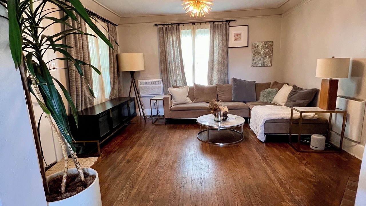 Photo of Livingroom in East Hollywood