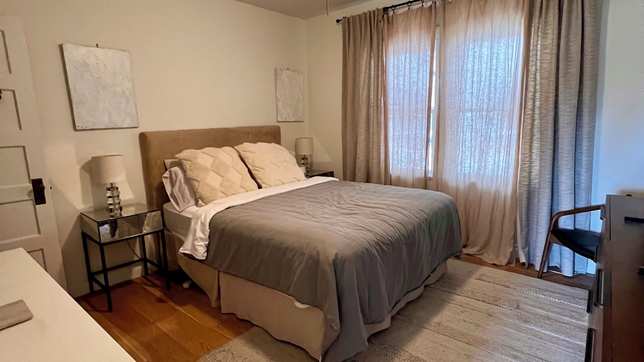 Photo of Bedroom in East Hollywood