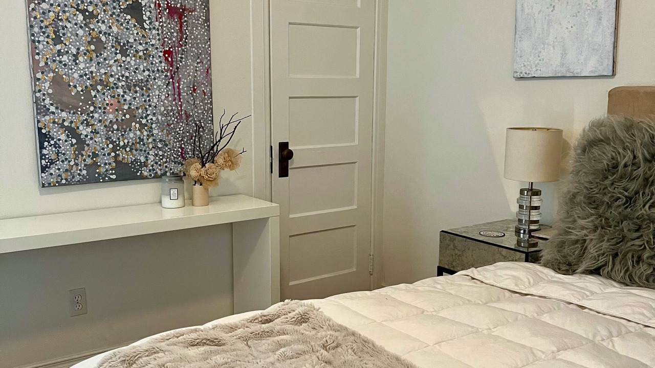 Photo of Bedroom in East Hollywood