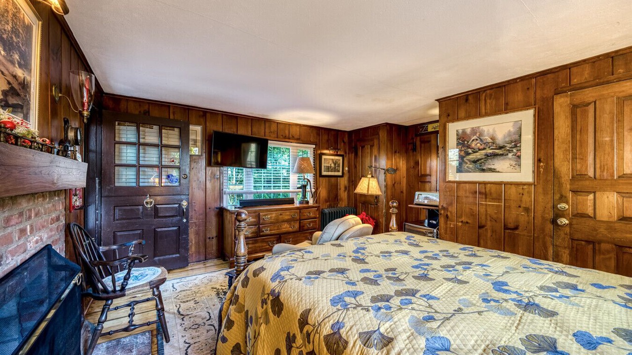 Photo of Bedroom in Norwalk