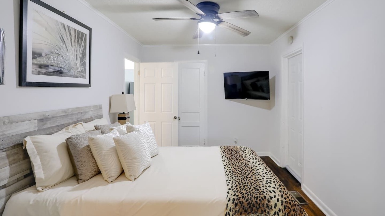 Photo of Bedroom in Greenwood