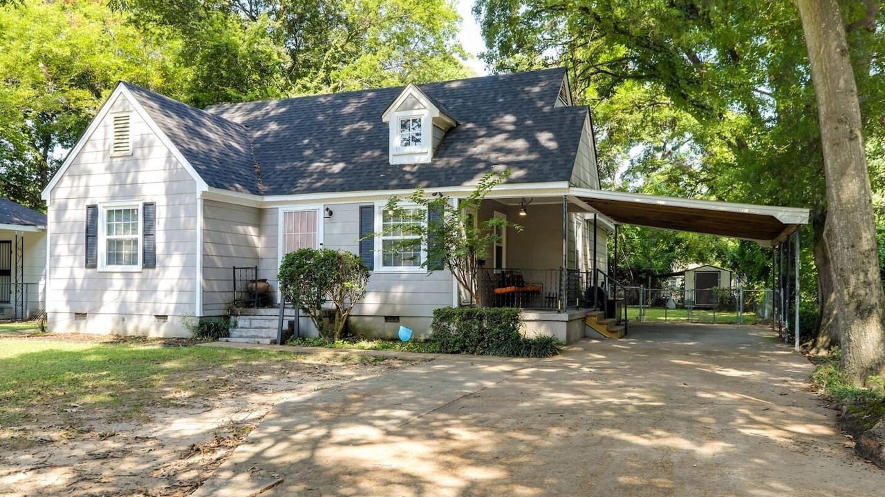 Photo of Outdoor in Greenwood