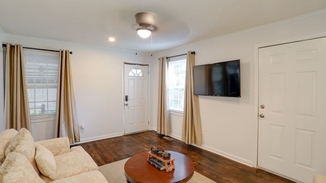 Photo of Livingroom in Greenwood